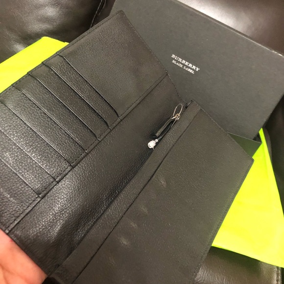 Authentic Pre-loved Burberry Black Label Wallet - Picture 2 of 7